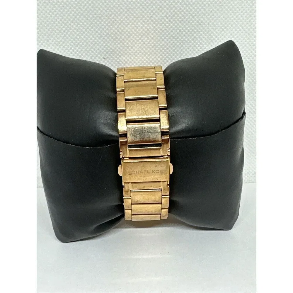 Michael Kors Parker MK5865 Women Rose Gold Analog Dial Quartz Wrist Watch NUL39